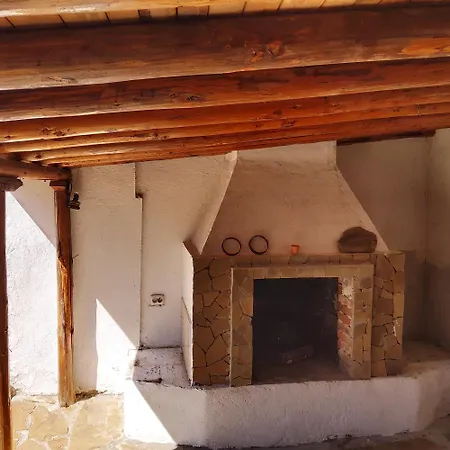 펜션 House Sleeps 6-garden-freeparking-bbq-patio-petsok *
