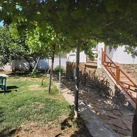 House Sleeps 6-garden-freeparking-bbq-patio-petsok * Ognen