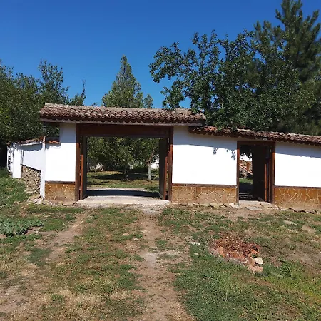 House Sleeps 6-garden-freeparking-bbq-patio Ferienhaus *