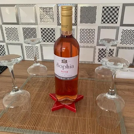 Ferienhaus House Sleeps 6-garden-freeparking-bbq-patio *